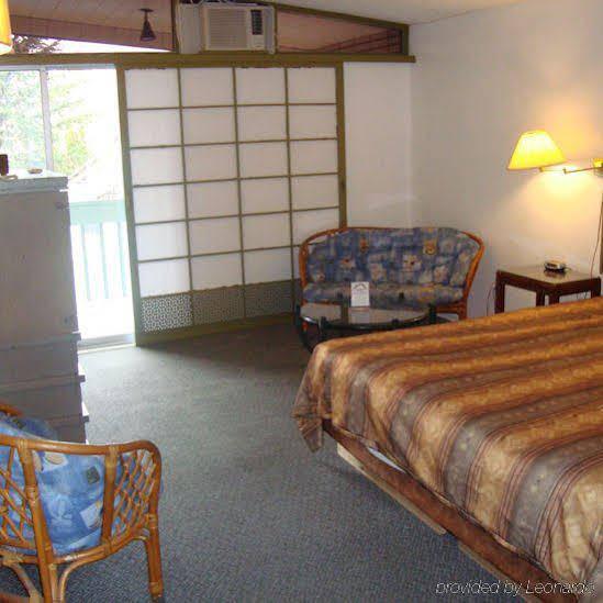 Tiki Village Inn Vernon Esterno foto
